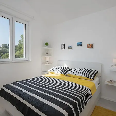 Appartement Dolce - Two Bedroom With Balcony And Sea View Cavtat