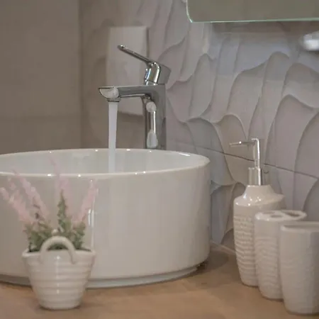 Dolce - Two Bedroom With Balcony And Sea View *