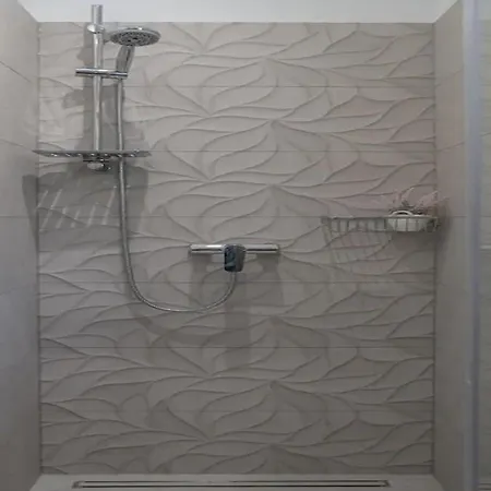 Dolce - Two Bedroom With Balcony And Sea View *