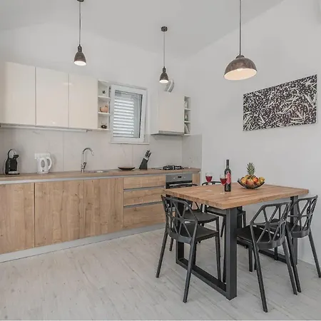 Apartment Dolce - Two Bedroom With Balcony And Sea View