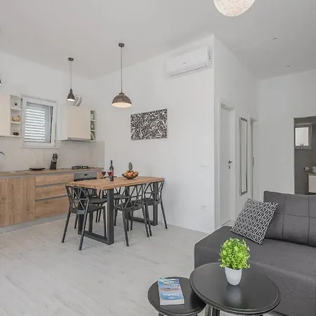 Appartement Dolce - Two Bedroom With Balcony And Sea View *