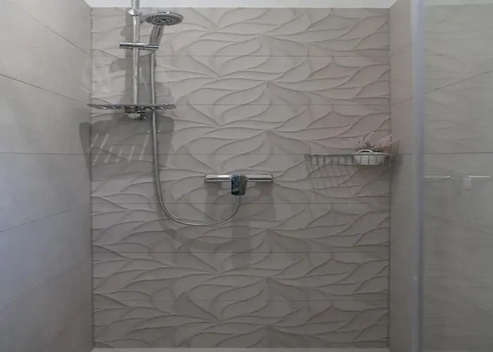 Dolce - Two Bedroom With Balcony And Sea View *