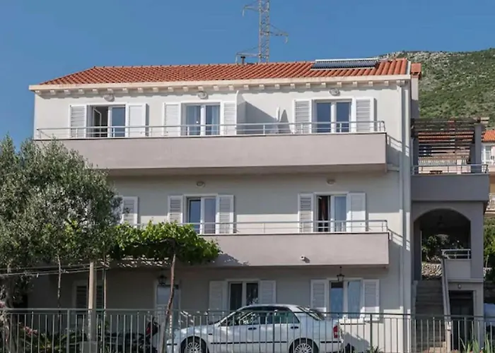 Dolce - Two Bedroom With Balcony And Sea View * 챠브타트