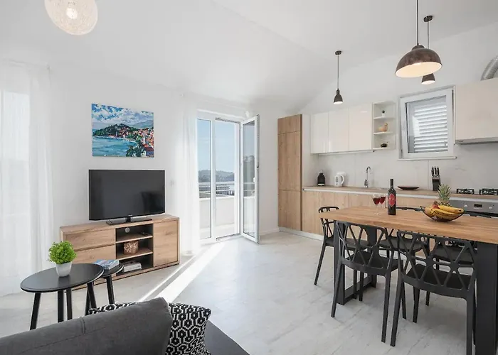 Appartamento Dolce - Two Bedroom With Balcony And Sea View *